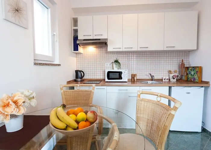 Lara & Luka זאדאר