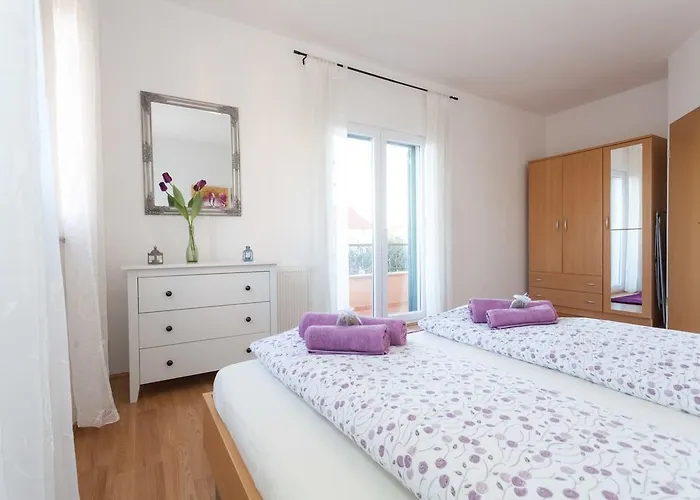 拉拉卢卡公寓酒店