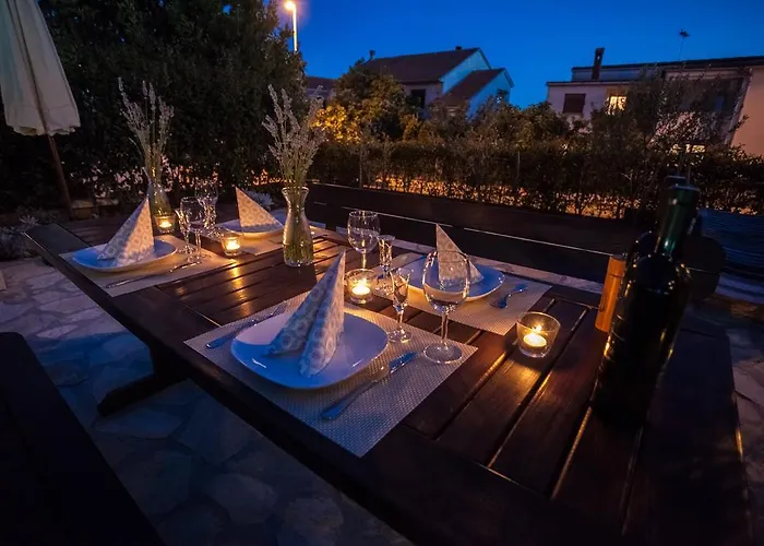 拉拉卢卡公寓酒店 *