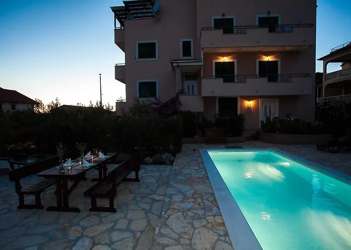 Lara & Luka * זאדאר