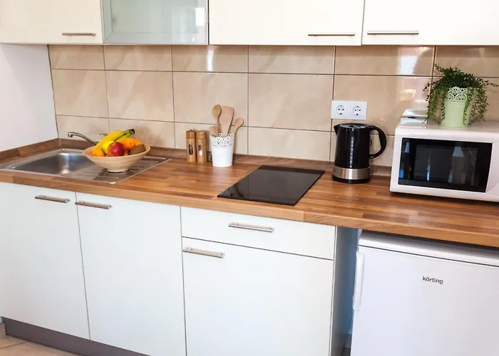 拉拉卢卡公寓酒店 *