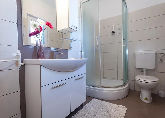 拉拉卢卡公寓酒店